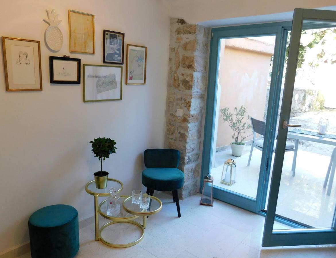 Bezauberndes Steinhaus Mit Garten In Der Altstadt Von Rovinj Bagian luar foto