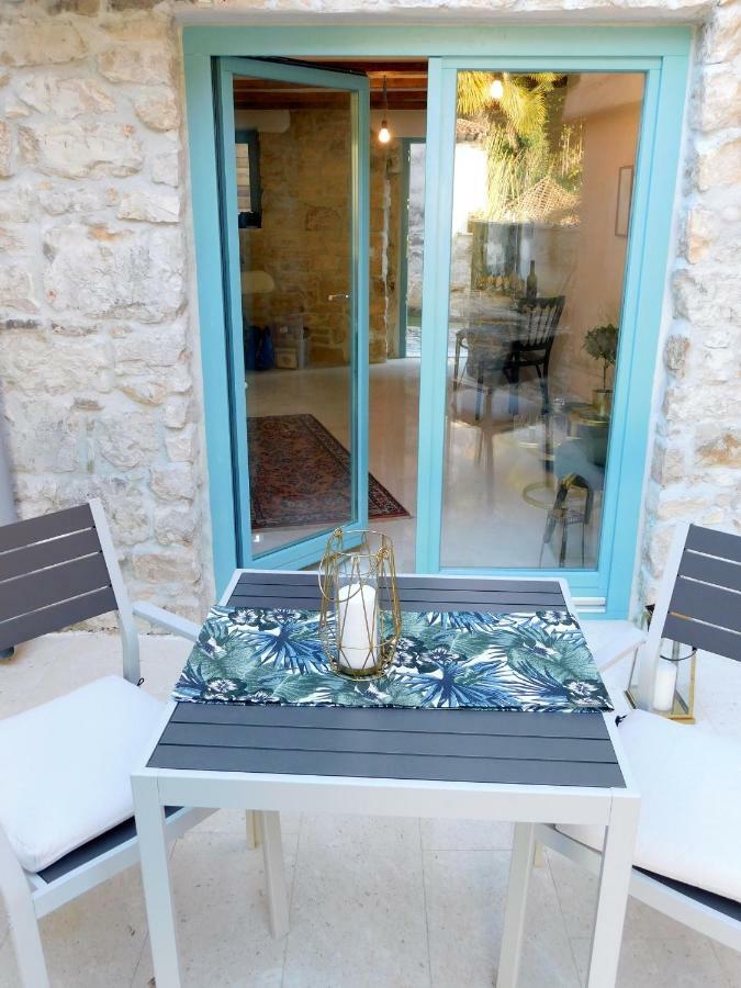 Bezauberndes Steinhaus Mit Garten In Der Altstadt Von Rovinj Bagian luar foto